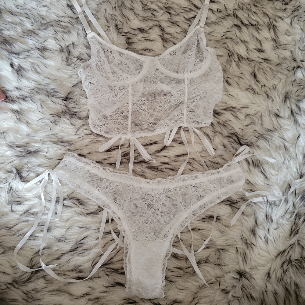 Shein White Lace Ribbon set Small